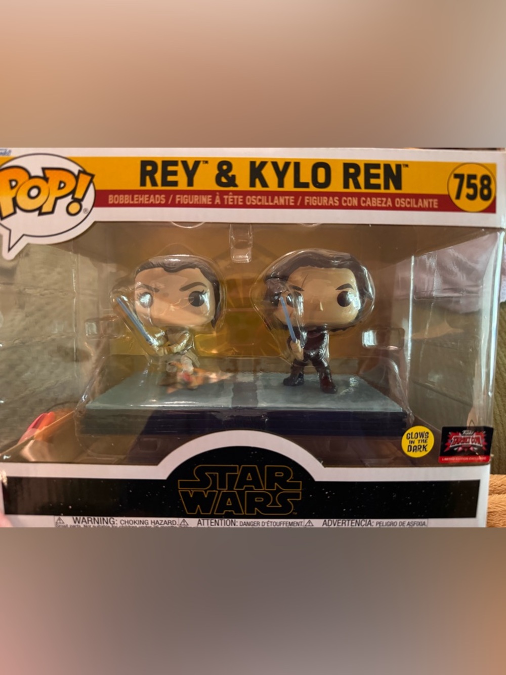 Funko Star Wars Rey & Kylo Ren Set GLOWS IN DARK